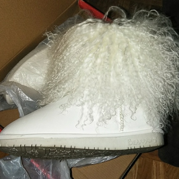 White bear paw boots - Picture 1 of 3